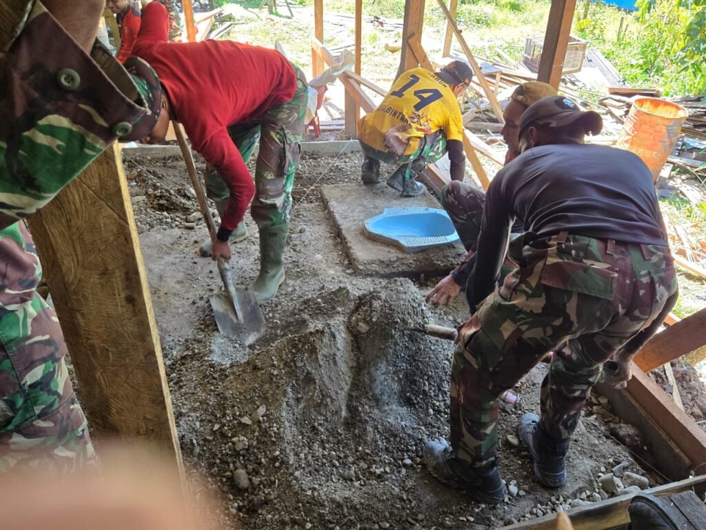 Kodim 1715/Yahukimo Melaksanakan Renovasi Rumah Tidak Layak Huni Dalam Rangka Memperingati HUT Korem 172/PWY Ke-62 - Teropong Rakyat