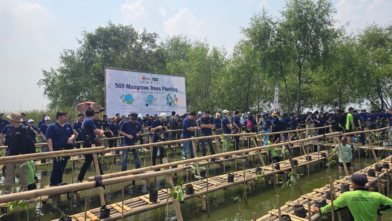 Portal Berita Indonesia dan Dunia Terkini Hari Ini, Update Harian Terbaru, Terlengkap, Tajam, Aktual dan Berimbang. Rayakan RGE FOUNDER'S DAY 2025 APICAL Tanam 500 Bibit Mangrove di Hutan Kota Rorotan Sebagai Komitmen Terhadap Lingkungan - Teropong Rakyat