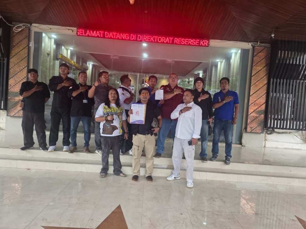 Portal Berita Indonesia dan Dunia Terkini Hari Ini, Update Harian Terbaru, Terlengkap, Tajam, Aktual dan Berimbang. Laporan Dugaan Penistaan Agama di Bandungan Resmi Diajukan ke Polda Jateng, Pelapor Serahkan Bukti Rekaman ke Penyidik - Teropong Rakyat