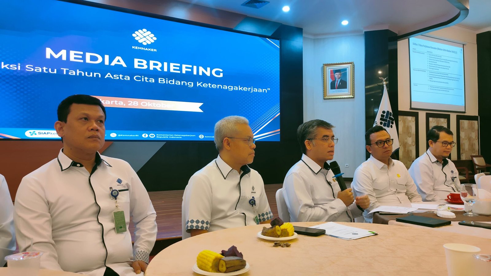 Menaker Yassierli: Magang Nasional Jadi Pilar Ekonomi Baru untuk Perkuat Daya Saing SDM Indonesia - Teropong Rakyat