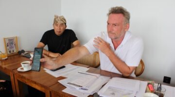 PRIA PRANCIS PASANG BADAN BELA BALI ATAS PEMBERITAAN PALSU INFLUENCER LUAR NEGERI