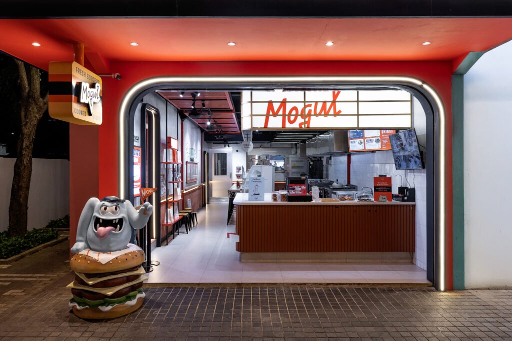Portal Berita Indonesia dan Dunia Terkini Hari Ini, Update Harian Terbaru, Terlengkap, Tajam, Aktual dan Berimbang. MOGUL Celebrates First Anniversary with Spectacular Block Party at SCBD Park - Teropong Rakyat