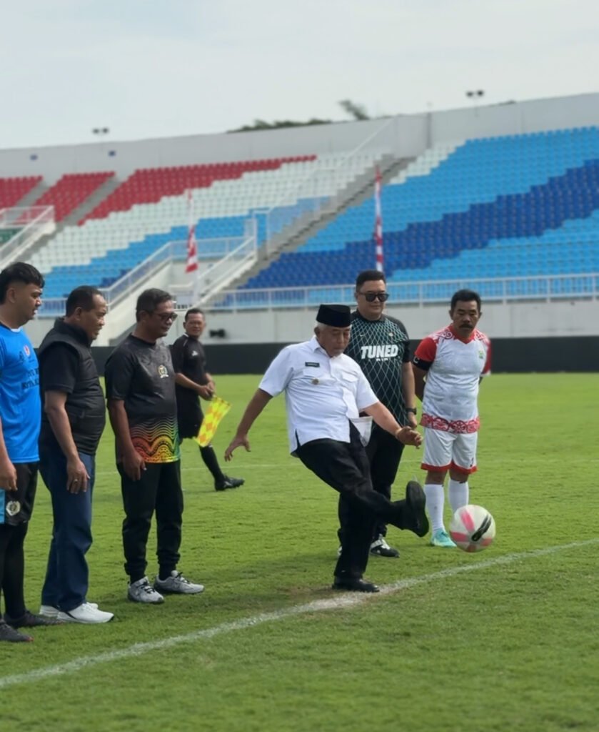 Bupati Malang Resmi Buka Turnamen Sepak Bola Bupati Malang Cup 2025: Semarak HUT Kabupaten Malang ke-1265 - Teropong Rakyat