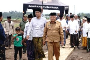 Portal Berita Indonesia dan Dunia Terkini Hari Ini, Update Harian Terbaru, Terlengkap, Tajam, Aktual dan Berimbang. Bupati Malang Letakkan Batu Pertama Pembangunan Masjid dan Ponpes An Nur 3 Al Qusyairi di Bululawang - Teropong Rakyat