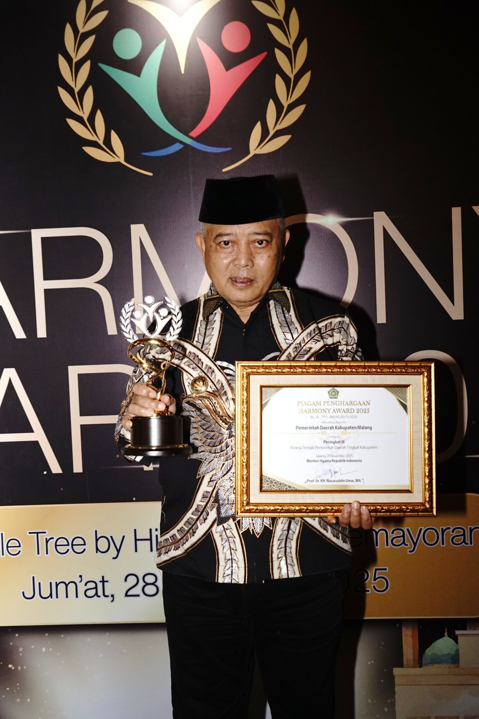 Dihadiri Langsung Menteri Agama, Pemerintah Kabupaten Malang Raih Penghargaan Harmony Awards 2025