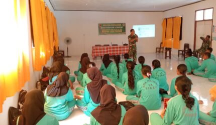 Satgas TMMD ke-126 Berikan Penyuluhan Bahaya Radikalisme dan Terorisme kepada Siswa SMA - Teropong Rakyat