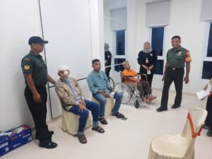 Portal Berita Indonesia dan Dunia Terkini Hari Ini, Update Harian Terbaru, Terlengkap, Tajam, Aktual dan Berimbang. Kodim 0818 Malang-Batu dan Yayasan ISHK Tolaram Gelar Operasi Katarak Gratis dengan Pendampingan Babinsa Koramil 0818-23/Jabung - Teropong Rakyat