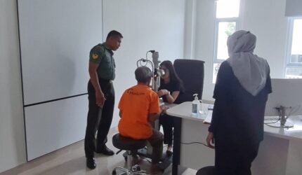 Kodim 0818 Malang-Batu dan Yayasan ISHK Tolaram Gelar Operasi Katarak Gratis dengan Pendampingan Babinsa Koramil 0818-23/Jabung - Teropong Rakyat