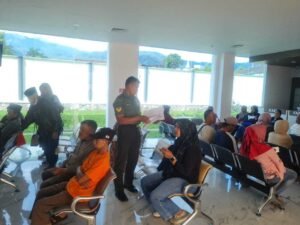 Portal Berita Indonesia dan Dunia Terkini Hari Ini, Update Harian Terbaru, Terlengkap, Tajam, Aktual dan Berimbang. Kodim 0818 Malang-Batu dan Yayasan ISHK Tolaram Gelar Operasi Katarak Gratis dengan Pendampingan Babinsa Koramil 0818-23/Jabung - Teropong Rakyat