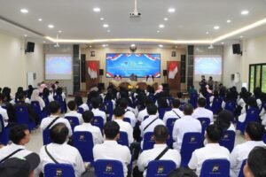 Portal Berita Indonesia dan Dunia Terkini Hari Ini, Update Harian Terbaru, Terlengkap, Tajam, Aktual dan Berimbang. Polres Malang Gelar Tes Kesehatan dan Pelatihan Keamanan Pangan bagi Relawan SPPG Polri - Teropong Rakyat