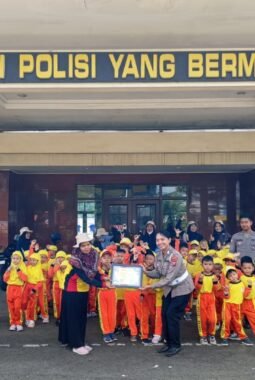 Seru dan Edukatif! Anak-Anak TK Belajar Tertib Lalu Lintas di Satpas Singosari