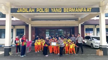 Seru dan Edukatif! Anak-Anak TK Belajar Tertib Lalu Lintas di Satpas Singosari