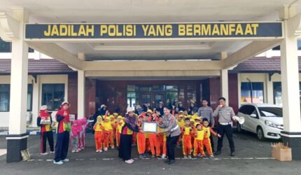 Seru dan Edukatif! Anak-Anak TK Belajar Tertib Lalu Lintas di Satpas Singosari - Teropong Rakyat