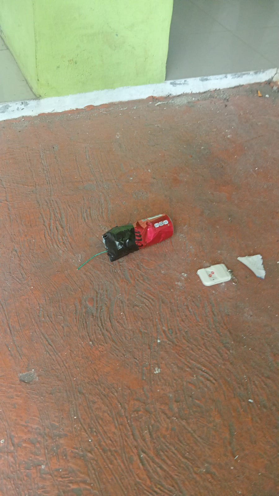 BREAKING NEWS: Ledakan Dahsyat Guncang Masjid SMAN 72 Jakarta, Tujuh Orang Luka-Luka - Teropong Rakyat