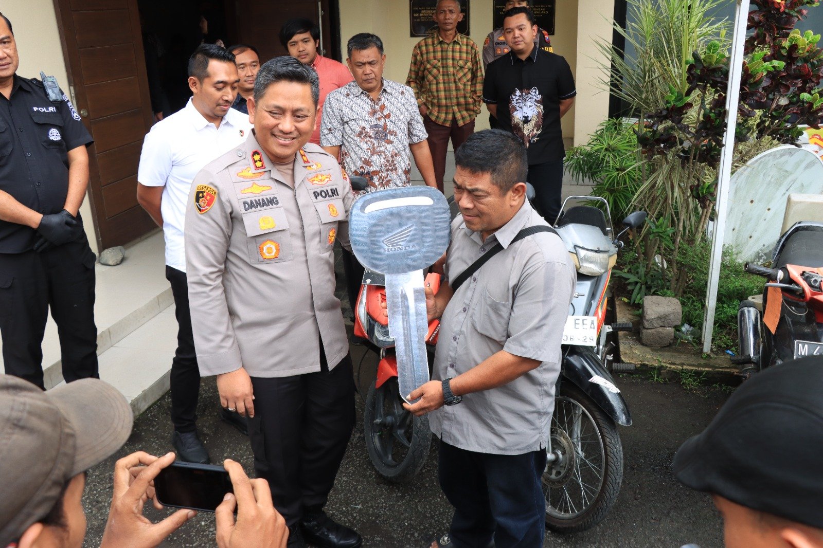 Motor Hilang Balik Lagi! Polres Malang Kembalikan Hasil Ungkap Operasi Sikat Semeru 2025