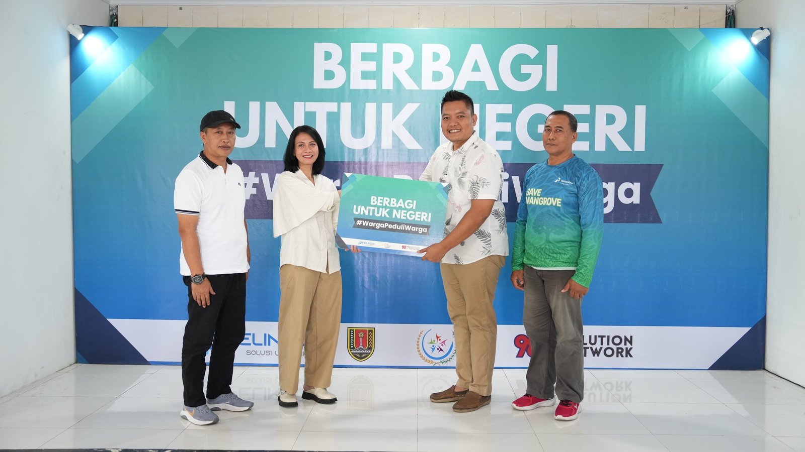 Berkah untuk Semarang: Pelindo Solusi Logistik Salurkan 1.000 Paket Sembako bagi Masyarakat dan Ojol - Teropong Rakyat