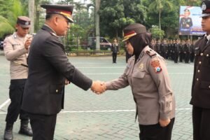 Momentum Hari Pahlawan, 24 Personel dan Warga Terima Penghargaan di Polres Malang - Teropong Rakyat