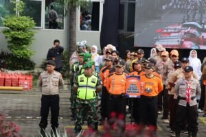 Polres Batu siagakan Pamapta dalam menghadapi Ancaman Bencana Hidrometeorologi untuk melayani masyarakat - Teropong Rakyat