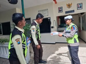 Satlantas Polres Malang Gelar Sosialisasi OPS Zebra Semeru 2025 di Kecamatan Pakisaji - Teropong Rakyat