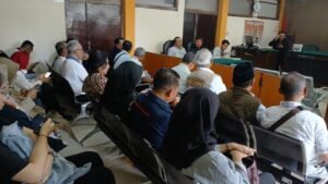 Sidang Perdana Perkara Griya Shanta Didukung Ratusan Aksi Masa, Tergugat Mangkir - Teropong Rakyat