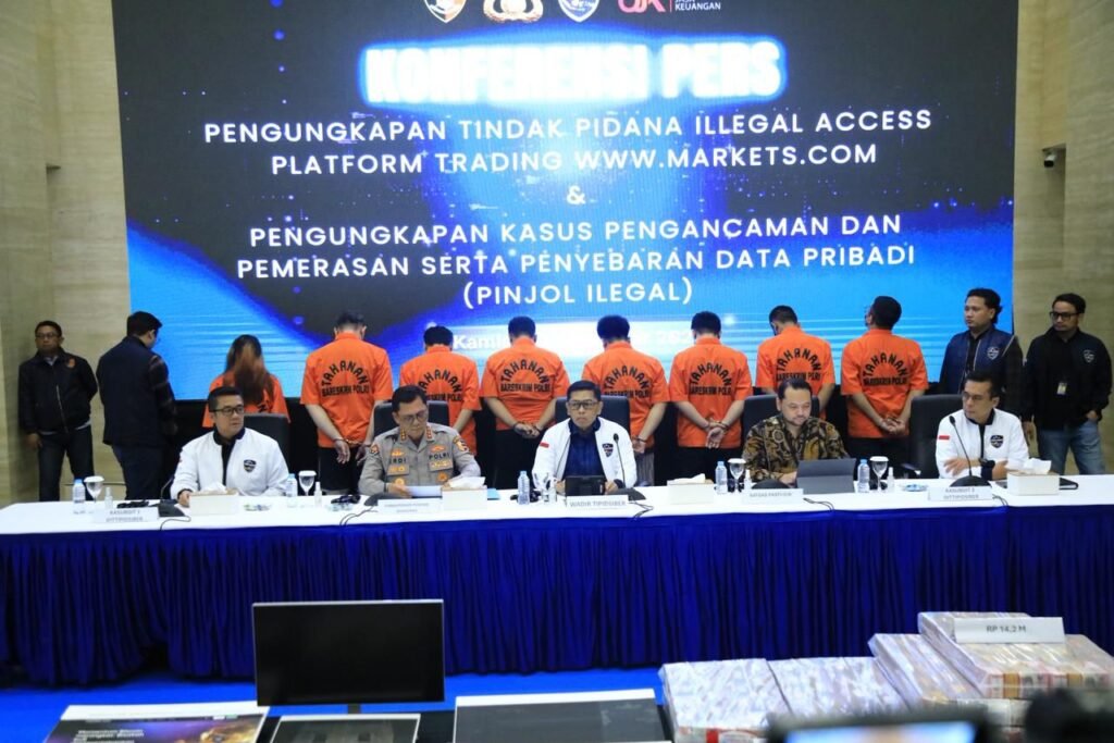 Portal Berita Indonesia dan Dunia Terkini Hari Ini, Update Harian Terbaru, Terlengkap, Tajam, Aktual dan Berimbang. Bareskrim Polri Bongkar 2 Aplikasi Pinjol Ilegal, 400 Korban Diperas Dan Diancam - Teropong Rakyat
