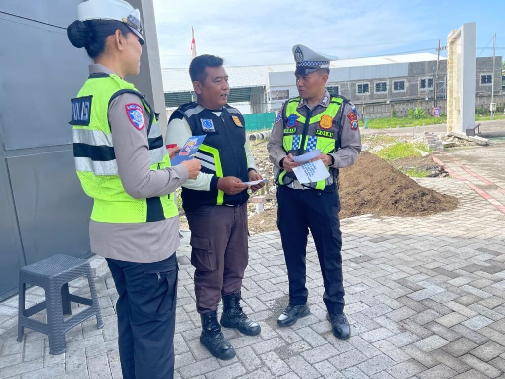 Portal Berita Indonesia dan Dunia Terkini Hari Ini, Update Harian Terbaru, Terlengkap, Tajam, Aktual dan Berimbang. Sosialisasi Ops Zebra Semeru 2025 di Pakisaji: Sasar Komunitas Pick Up dan Ponpes - Teropong Rakyat