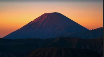 Gunung Semeru Meletus, Lebih dari 1.000 Warga dan Pendaki Dievakuasi
