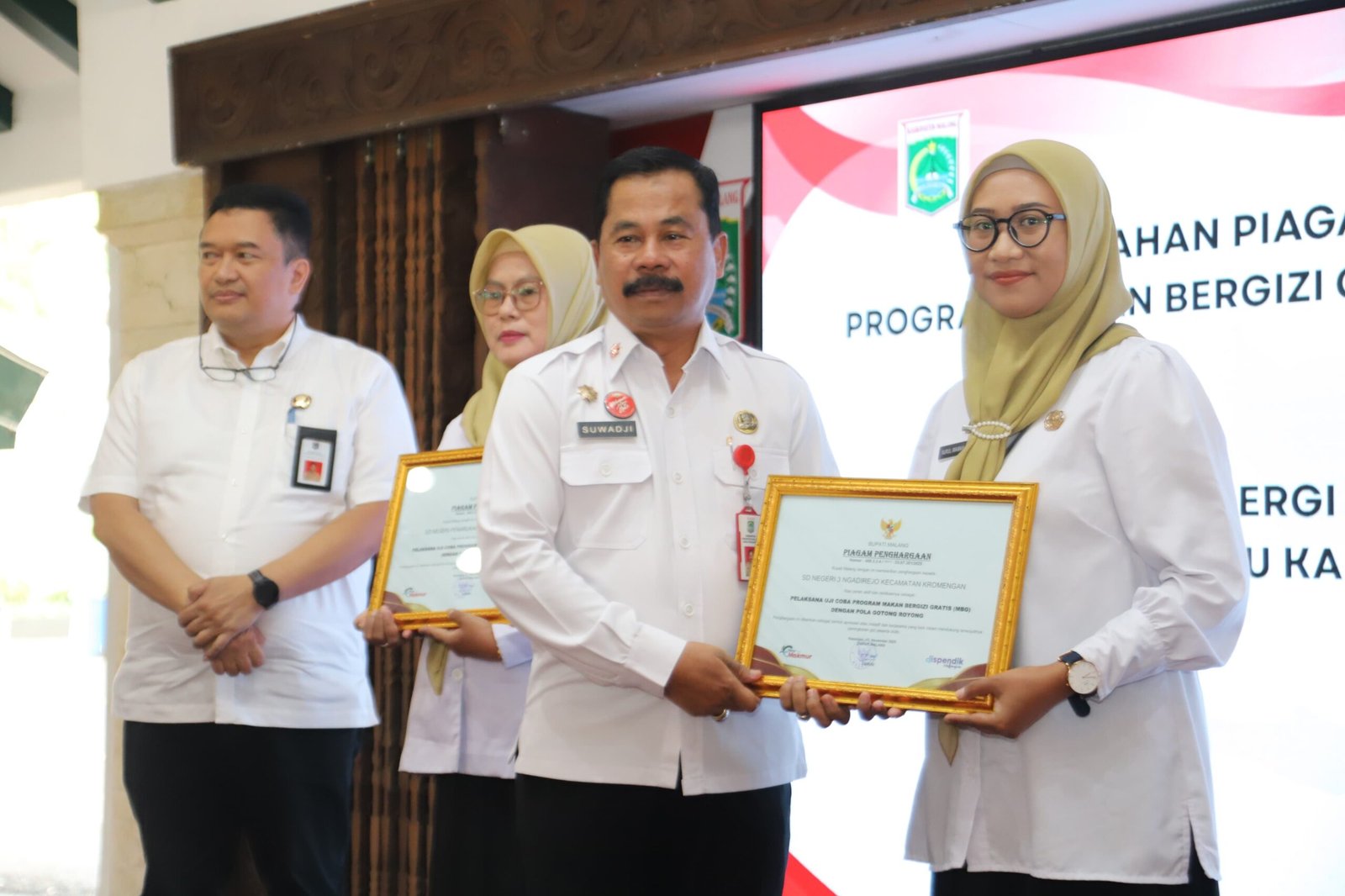 Serahkan Penghargaan ke Empat Sekolah, Sekda Budiar juga Tularkan Arahan Mendagri di Rakor Sinergi dan Optimalisasi Program MBG