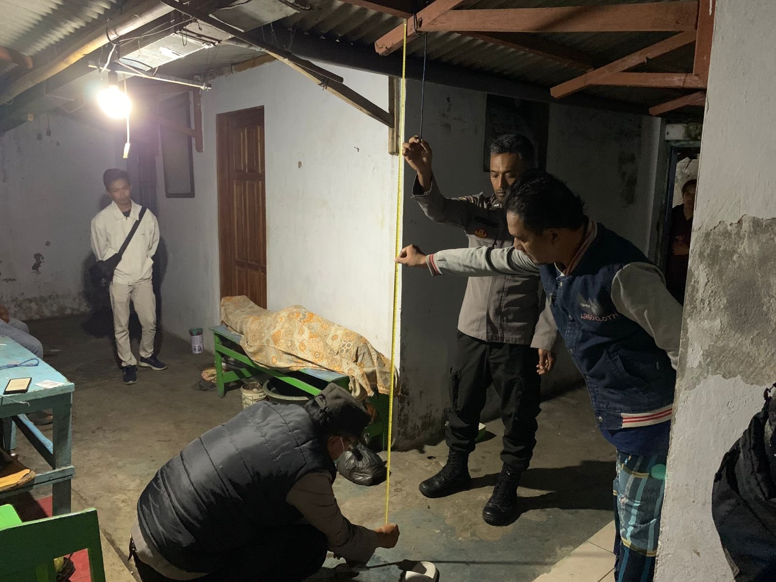 Lansia Ditemukan Gantung Diri di Malang, Polisi Lakukan Penyelidikan