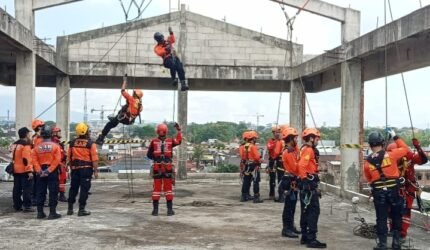Senkom Mitra Polri Kota Malang Gelar Pelatihan Vertical Rescue, Tingkatkan Kesiapsiagaan Anggota - Teropong Rakyat
