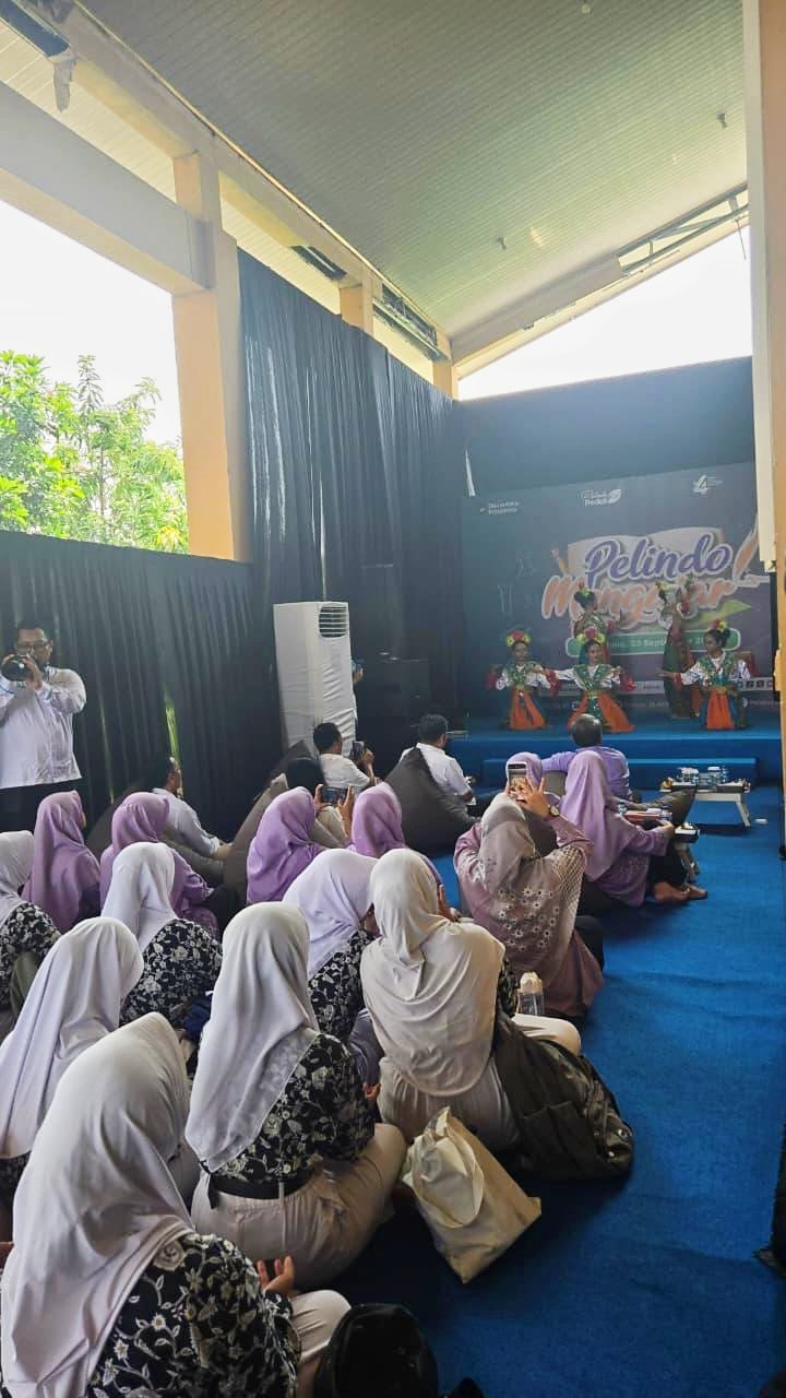 Portal Berita Indonesia dan Dunia Terkini Hari Ini, Update Harian Terbaru, Terlengkap, Tajam, Aktual dan Berimbang. Pelindo Mengajar di SMAN 2 Cibitung: PT API Perkenalkan Dunia Kepelabuhanan ke Generasi Muda - Teropong Rakyat