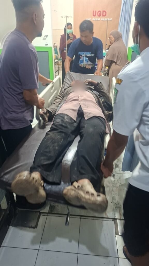 Portal Berita Indonesia dan Dunia Terkini Hari Ini, Update Harian Terbaru, Terlengkap, Tajam, Aktual dan Berimbang. Kondisi Terkini Pengungsi Semeru: Ratusan Warga Masih Bertahan di Sejumlah Titik - Teropong Rakyat