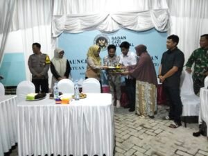 Portal Berita Indonesia dan Dunia Terkini Hari Ini, Update Harian Terbaru, Terlengkap, Tajam, Aktual dan Berimbang. Launching dan Tasyakuran SPPG di Karang Pandan Berlangsung Meriah, Tekankan Kolaborasi dan Keamanan Pangan - Teropong Rakyat