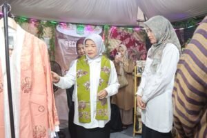 Portal Berita Indonesia dan Dunia Terkini Hari Ini, Update Harian Terbaru, Terlengkap, Tajam, Aktual dan Berimbang. Wakil Bupati Malang Resmi Buka Kegiatan Kepandjen Djaman Mbiyen di Stadion Kanjuruhan - Teropong Rakyat