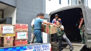 Pelindo Regional 2 Tanjung Priok Gandeng TNI AL Salurkan Bantuan untuk Korban Banjir dan Longsor di Sumatera