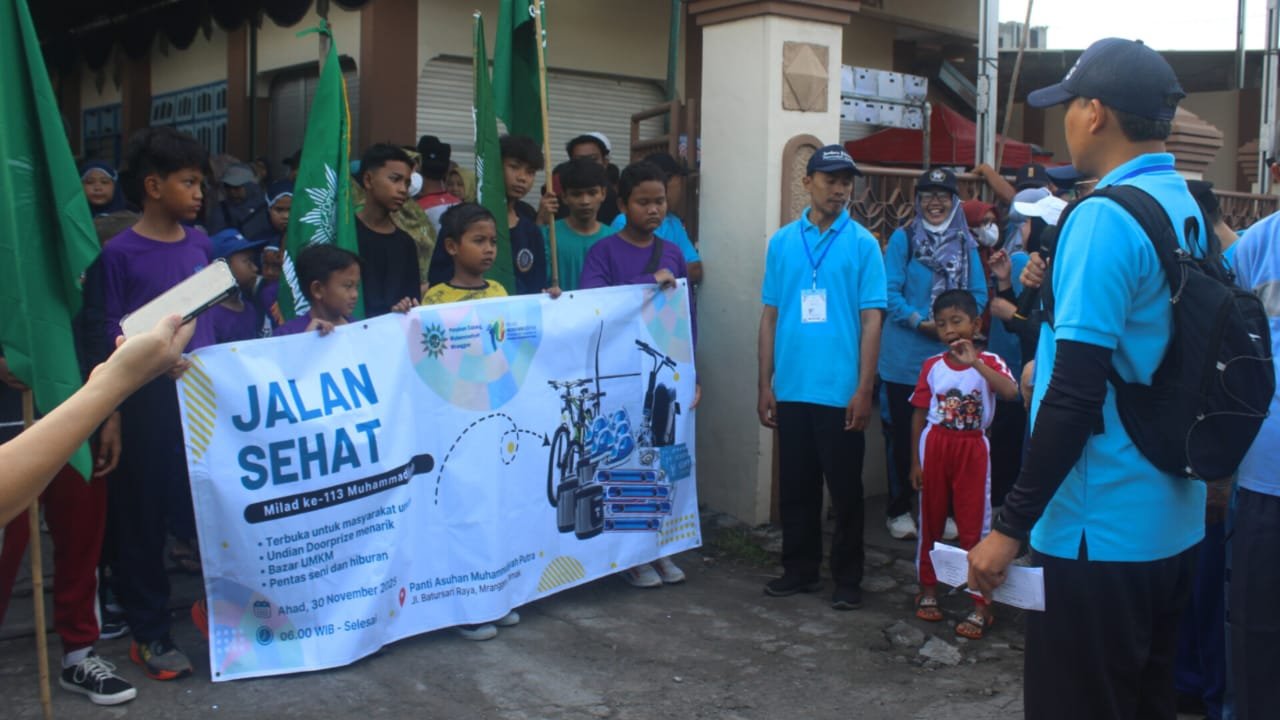 PCM Mranggen Gelar Jalan Sehat Semarak Milad ke-113 Muhammadiyah