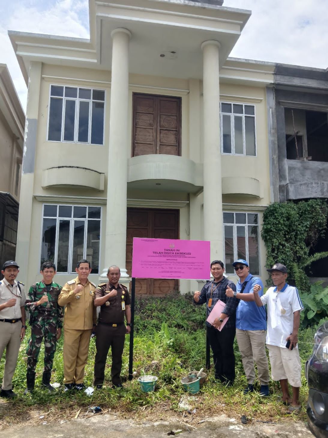 Beragam Tanah dan Bangunan di Pontianak, 7 Aset Milik DPO Wendy alias Asia Disita Eksekusi - Teropong Rakyat