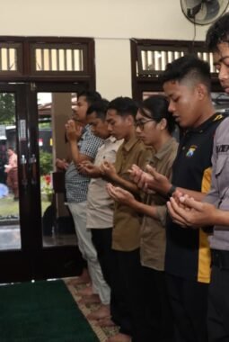 Polres Malang Gelar Salat Ghaib untuk Korban Banjir Sumatra