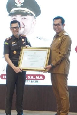 Kejaksaan Negeri Batu Kembali Menorehkan Prestasi Pada Momen Hari Anti Korupsi Se-Dunia Tahun 2025