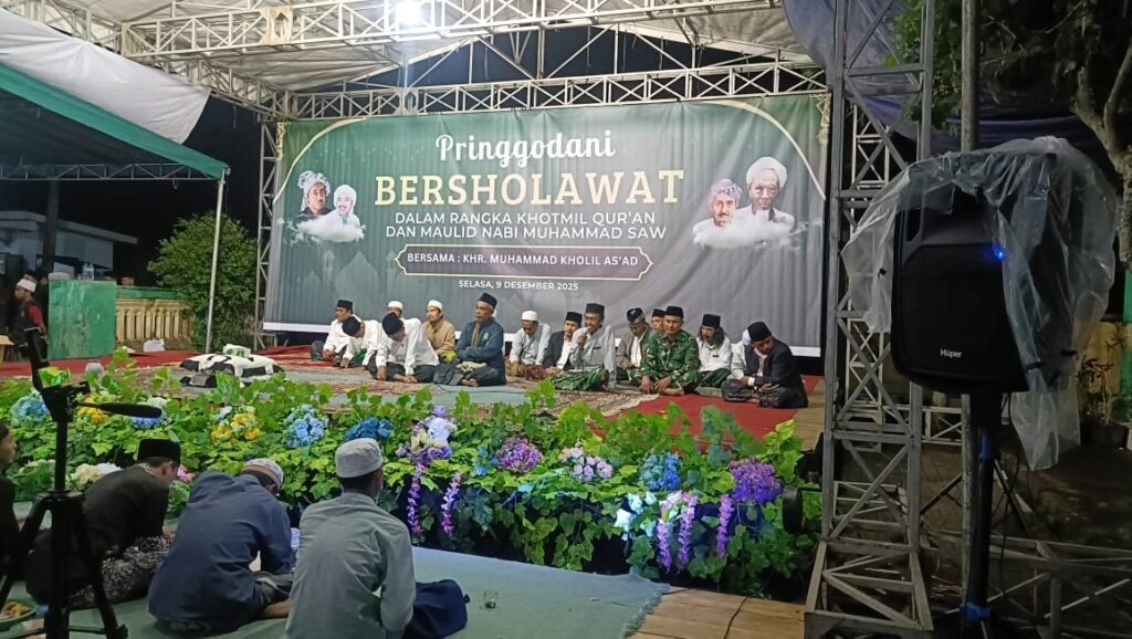 Khotmil Qur’an dan Maulid Nabi di Ponpes Miftahush Shibyan, Ribuan Jamaah Padati Halaman Pesantren - Teropong Rakyat