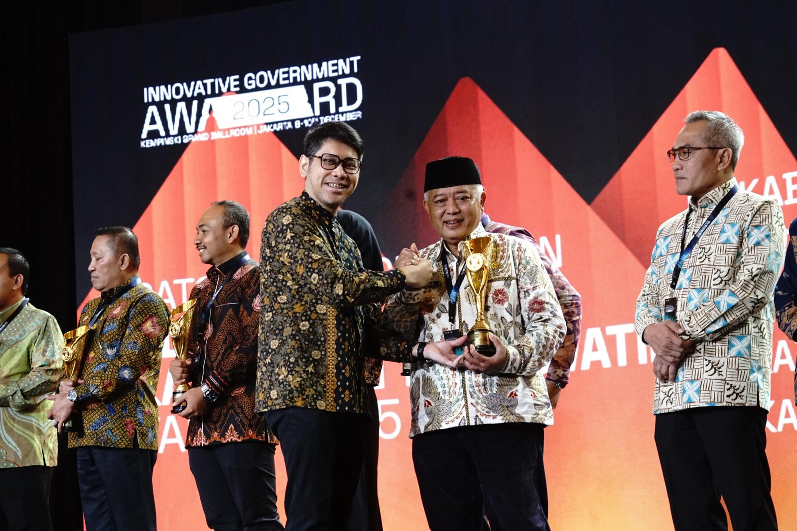 Pemkab Malang Terima Penghargaan Innovative Government Award (IGA) 2025 Kategori “Kabupaten Terinovatif