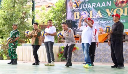 Kapolres Malang Cup 2025 Resmi Dibuka, 47 Klub Voli Adu Skill di MAN 1 Malang - Teropong Rakyat