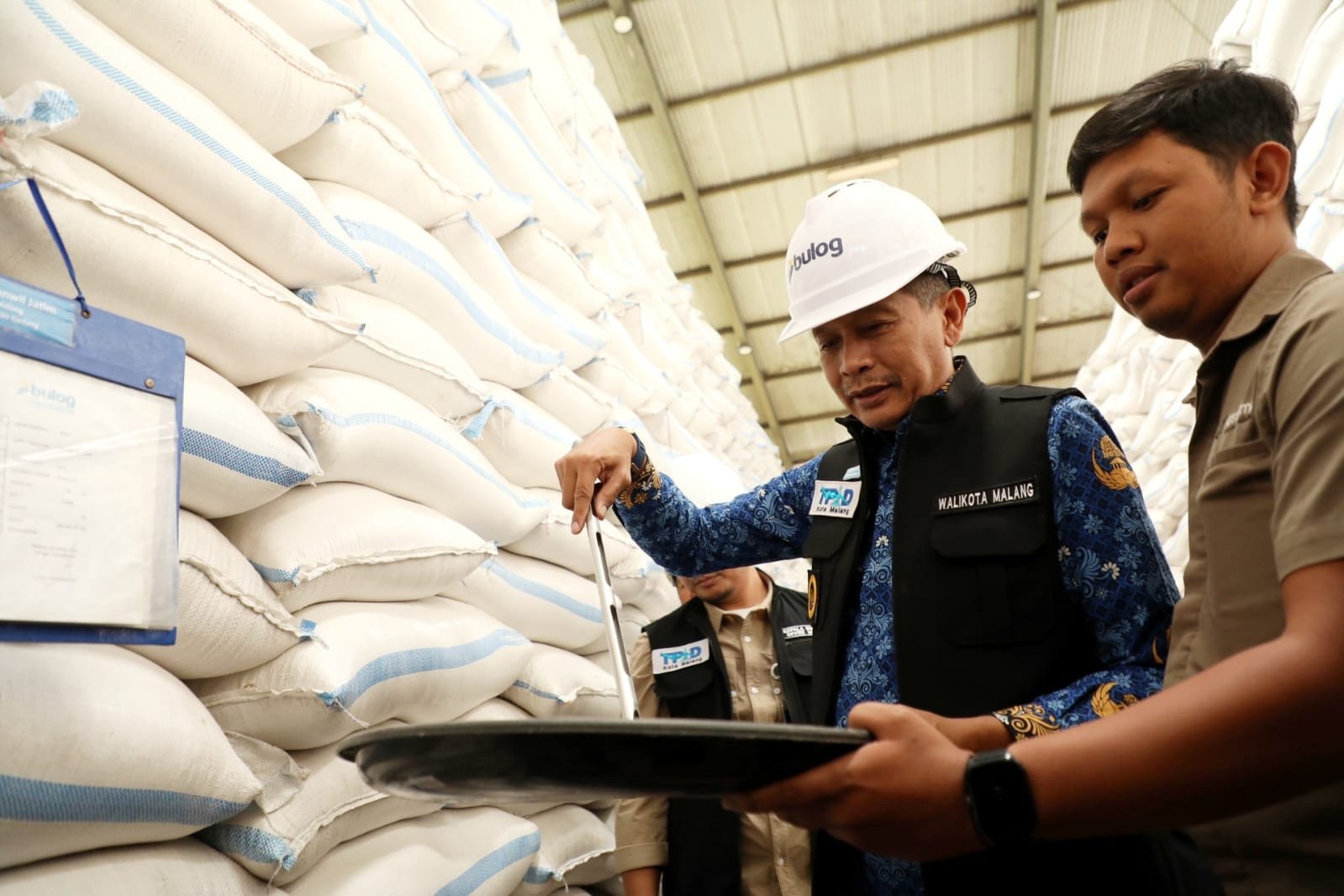 Jelang Nataru, Walikota Wahyu Pastikan Stok Bahan Pokok dan Kebutuhan Masyarakat Aman