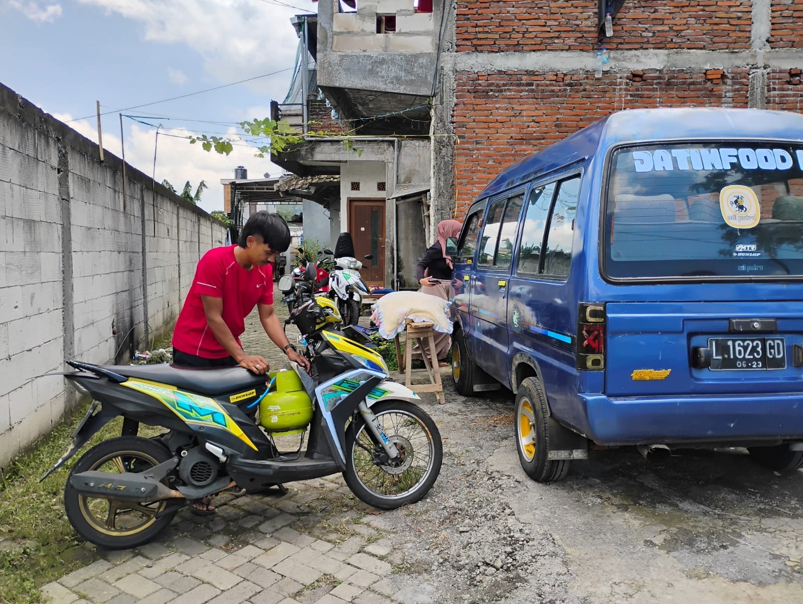 Inspiratif! Warga Desa Pesanggrahan Ciptakan BBG Gantikan BBM untuk Mobil dan Motor, Banjir Pesanan dari Luar Kota