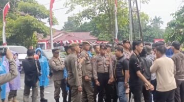 BEM RI Bogor Raya Kepung Kantor Bupati, Desak Usut Dugaan Bisnis Ilegal Kades Sadeng