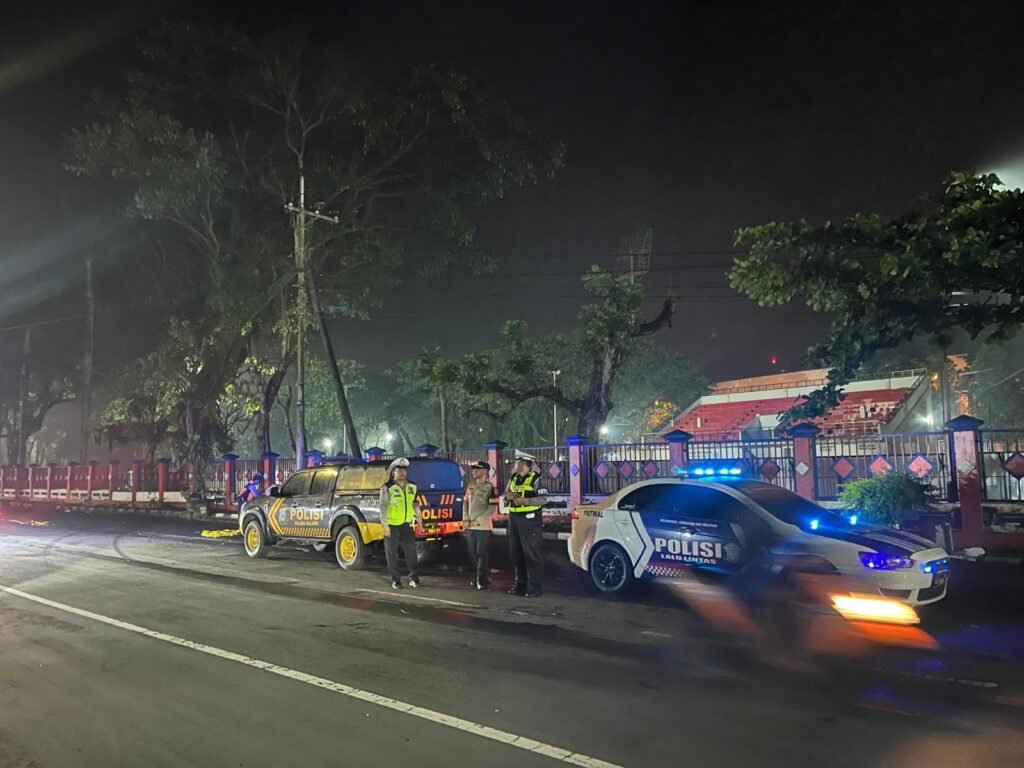 Portal Berita Indonesia dan Dunia Terkini Hari Ini, Update Harian Terbaru, Terlengkap, Tajam, Aktual dan Berimbang. Polres Malang Siaga Operasi Lilin, Arus Kendaraan Masuk Tembus 38 Ribu per Hari - Teropong Rakyat