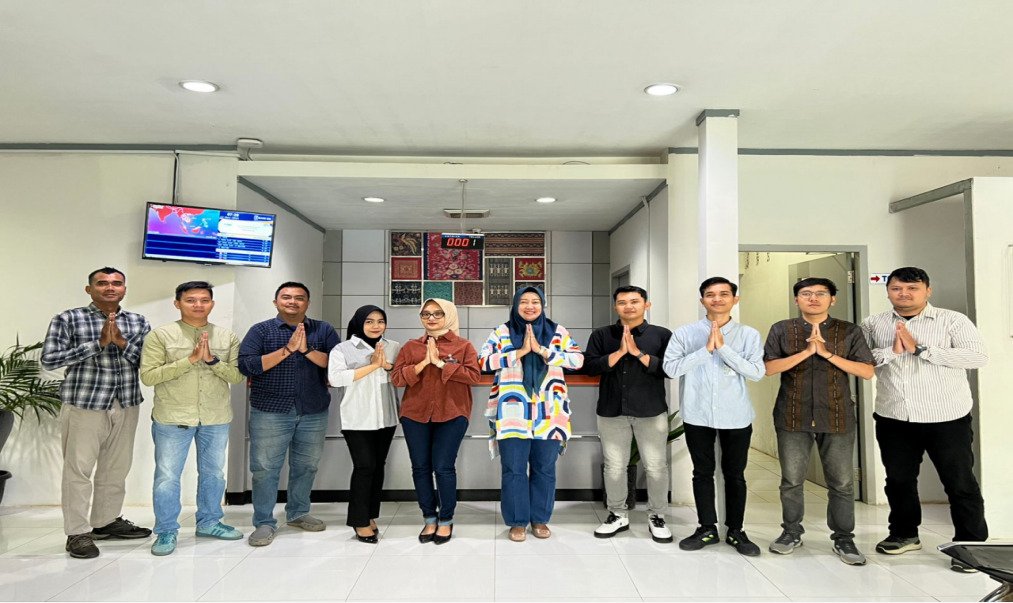 Portal Berita Indonesia dan Dunia Terkini Hari Ini, Update Harian Terbaru, Terlengkap, Tajam, Aktual dan Berimbang. BRI UNIT Cikotok Terapkan BRILiaN Ways untuk Perkuat Kepercayaan Nasabah Wilayah Tambang - Teropong Rakyat
