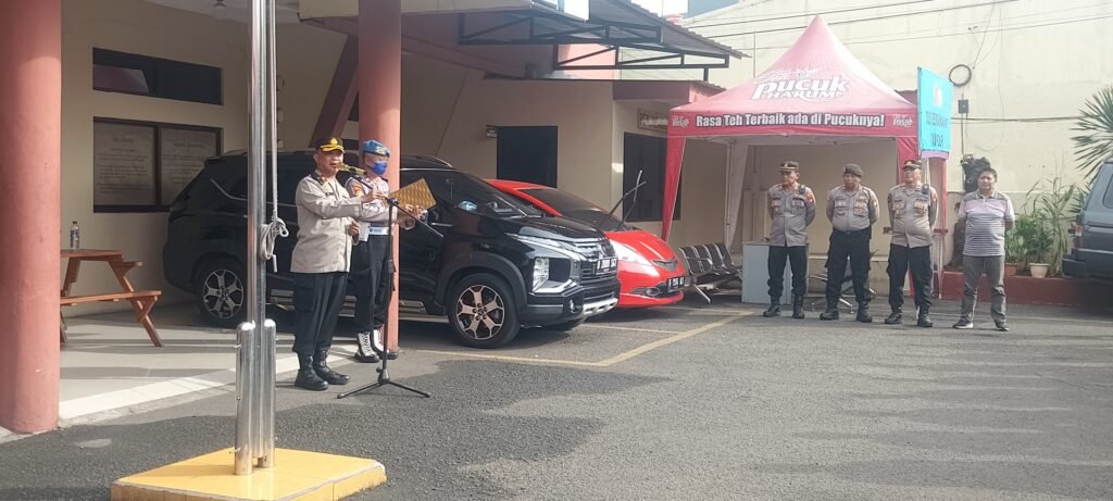 Portal Berita Indonesia dan Dunia Terkini Hari Ini, Update Harian Terbaru, Terlengkap, Tajam, Aktual dan Berimbang. Polsek Tanjung Priok Gelar Apel Potmas Sabtu Pagi, Dipimpin Langsung Kapolsek Kompol R. Sigit Kumono, S.H. - Teropong Rakyat