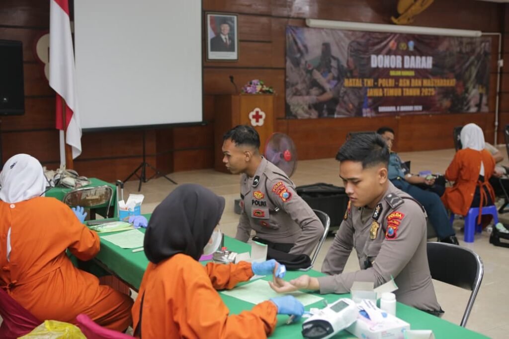 Panitia Natal TNI dan Polri Gelar Bakti Sosial Donor Darah di PMI Surabaya - Teropong Rakyat