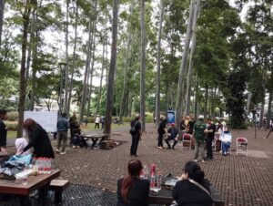 Fajar Sauri Apresiasi Aktivasi Taman 24 Jam oleh Komunitas Asem Baris dan WTSSP dengan Giat Berkelanjutan di Ecopark - Teropong Rakyat